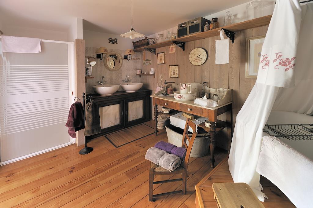 Moulin De La Beraudaie Bed & Breakfast Bohal Room photo