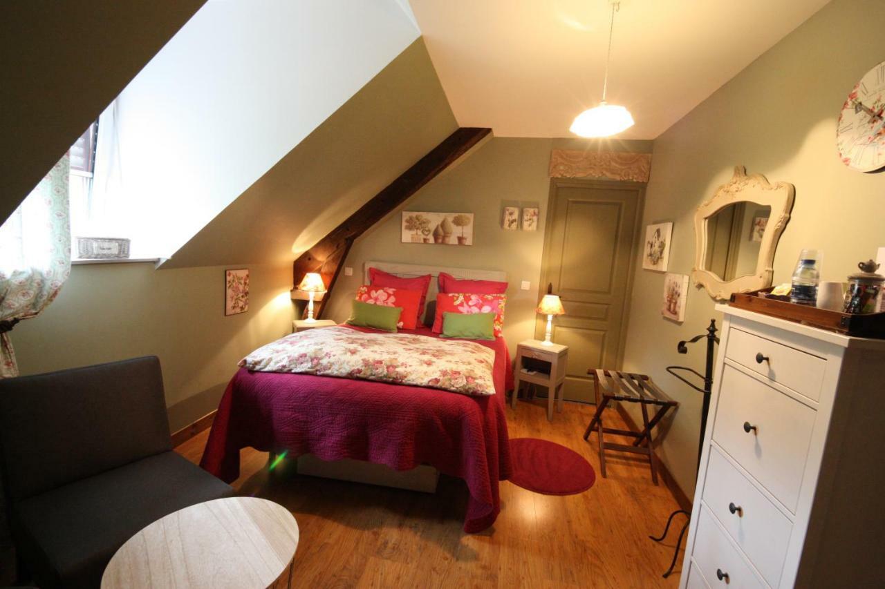 Moulin De La Beraudaie Bed & Breakfast Bohal Exterior photo